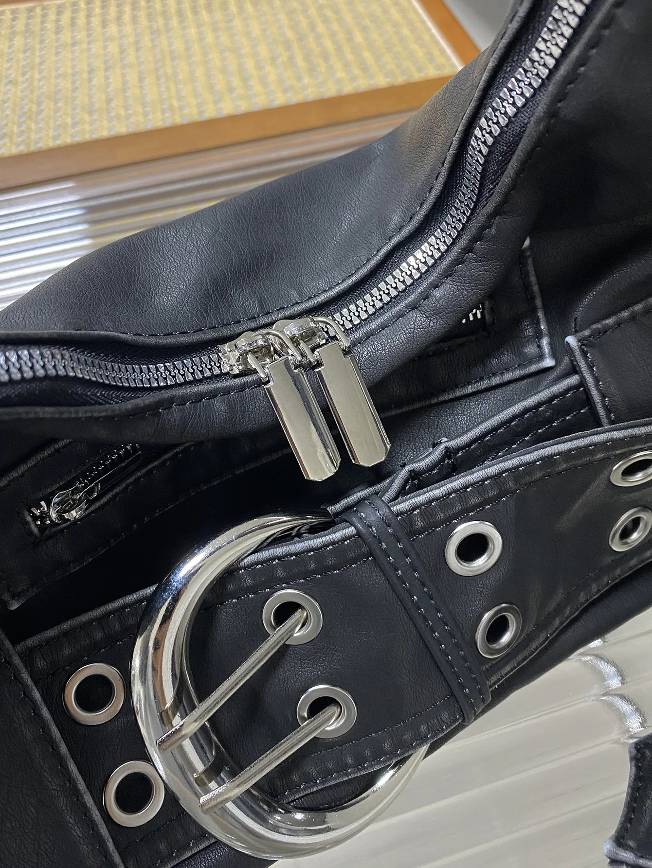 Belt buckle Multiple Pockets shoulder bags Belt buckle Multiple Pockets shoulder bags