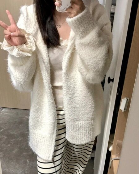 Casual White Knitted Cardigan