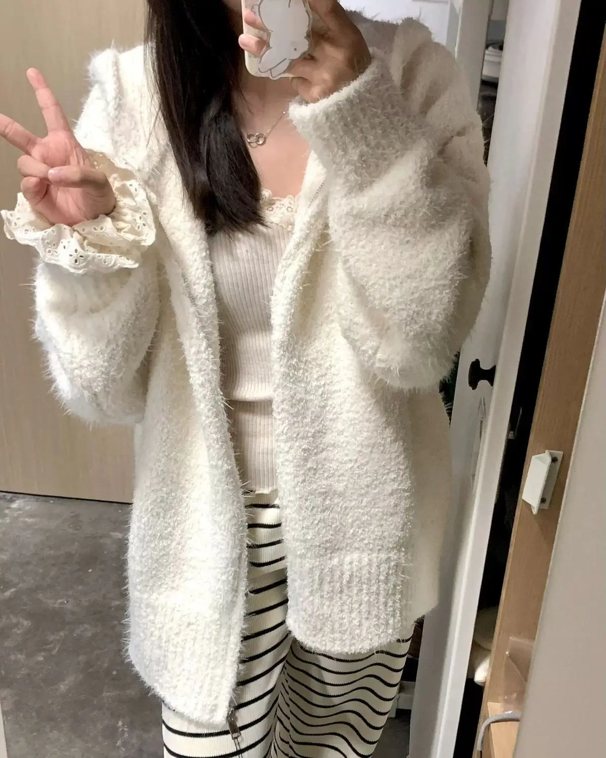 Casual White Knitted Cardigan