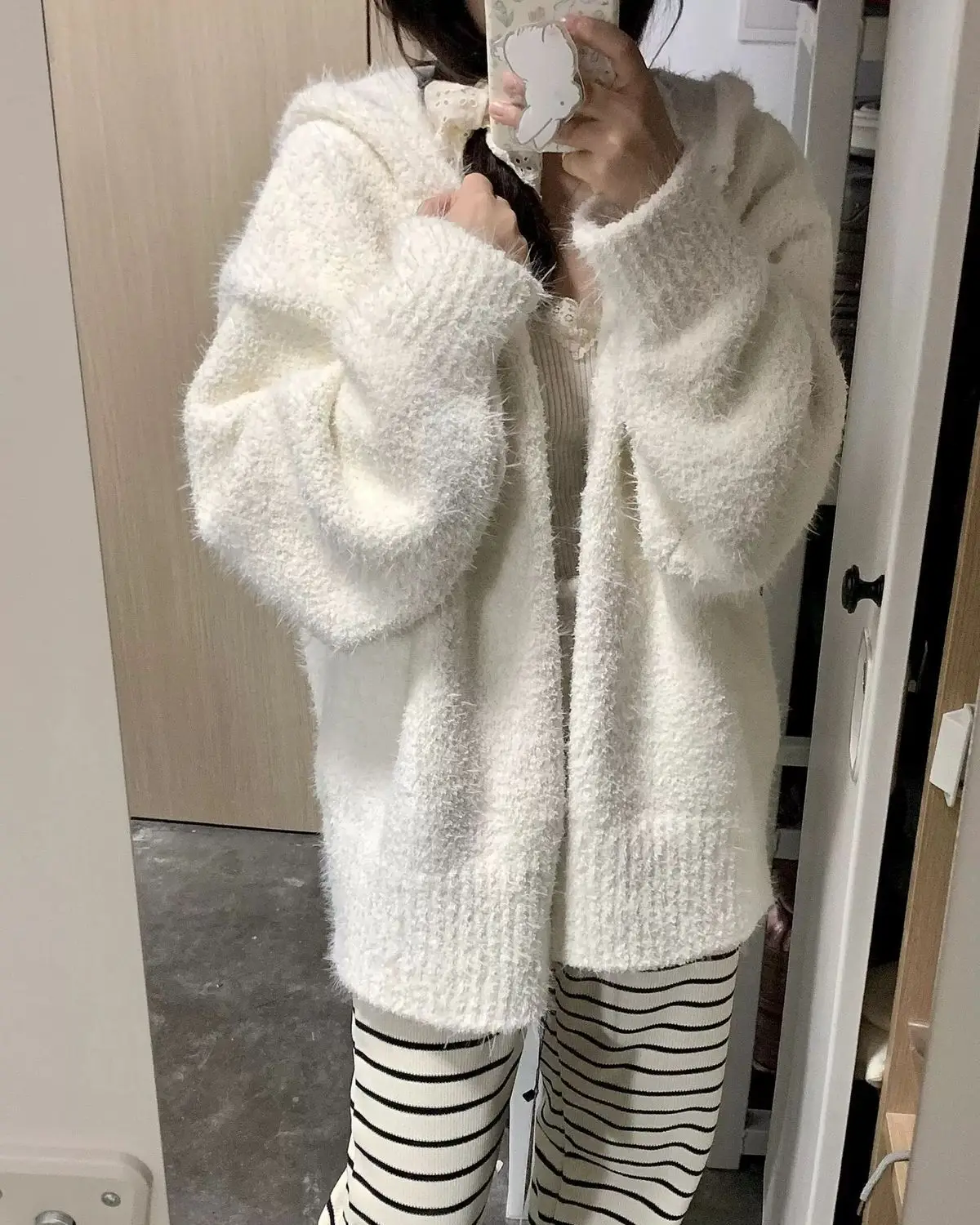 Casual White Knitted Cardigan