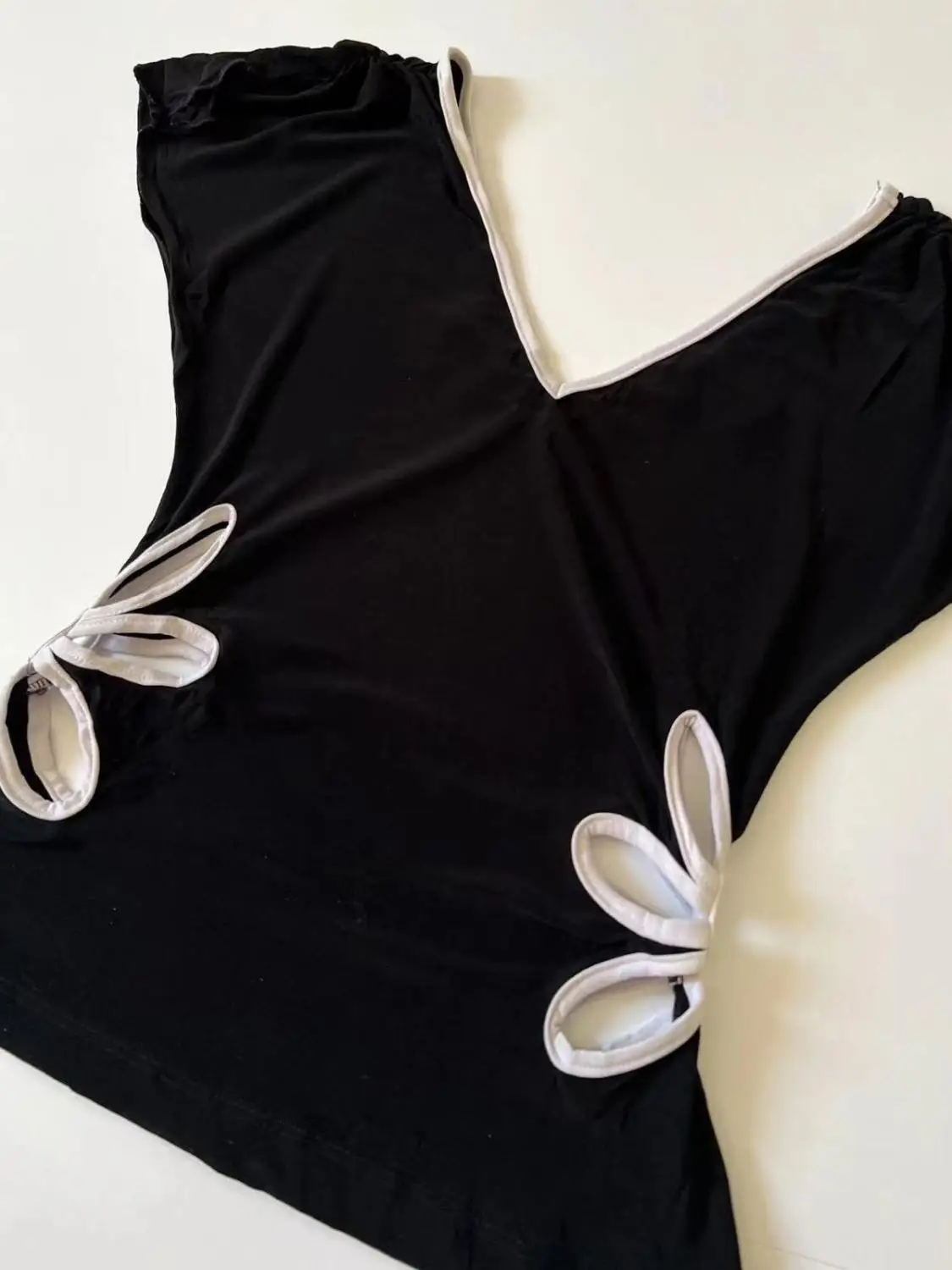 Vintage Hollow Out V Neck Backless Crop Top