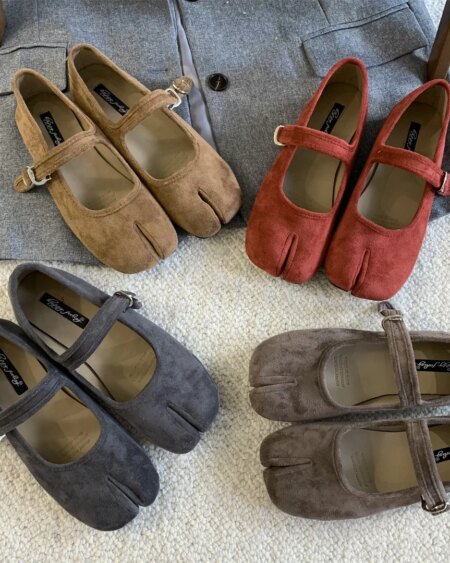 Tabi Ninja Suede Flats shoes