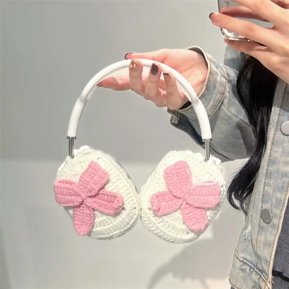 Bow Crochet AirPods Max Case