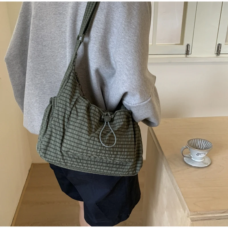 Korean nylon shoulder bag Korean nylon shoulder bag