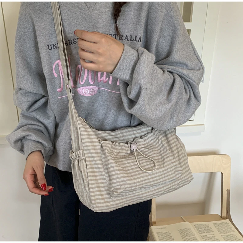 Korean nylon shoulder bag Korean nylon shoulder bag