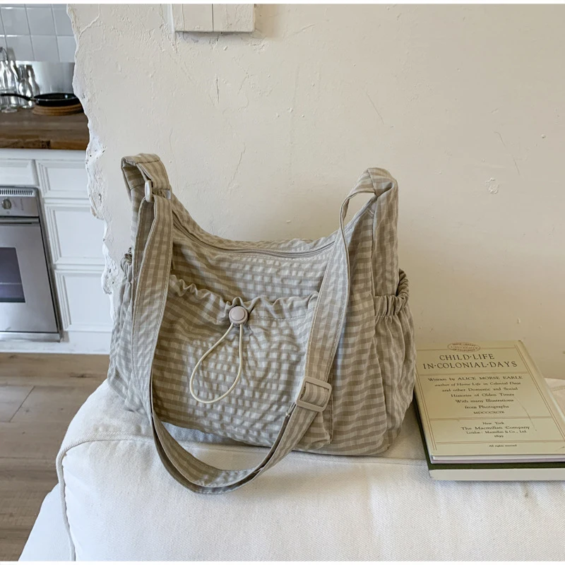 Korean nylon shoulder bag Korean nylon shoulder bag