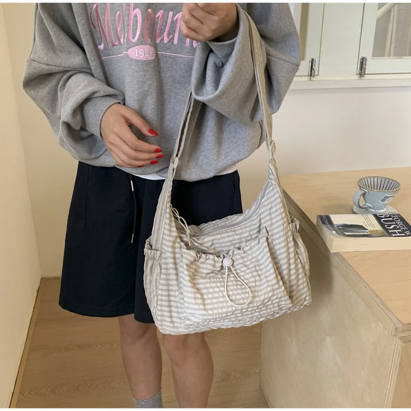 Korean nylon shoulder bag Korean nylon shoulder bag