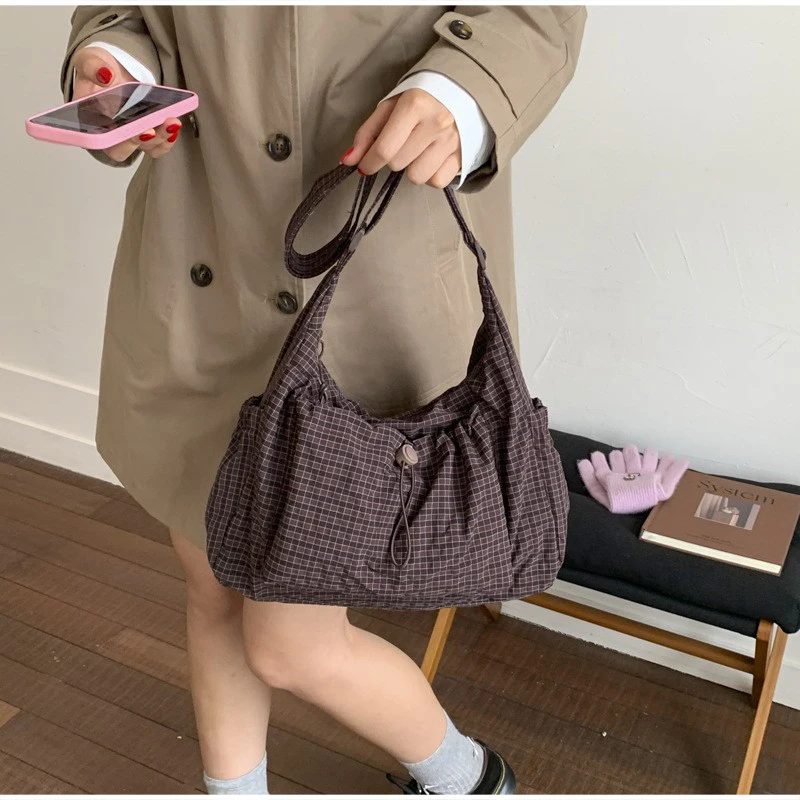 Korean nylon shoulder bag Korean nylon shoulder bag