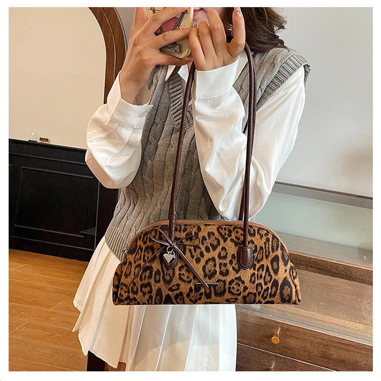 Retro American Style Crossbody Bag