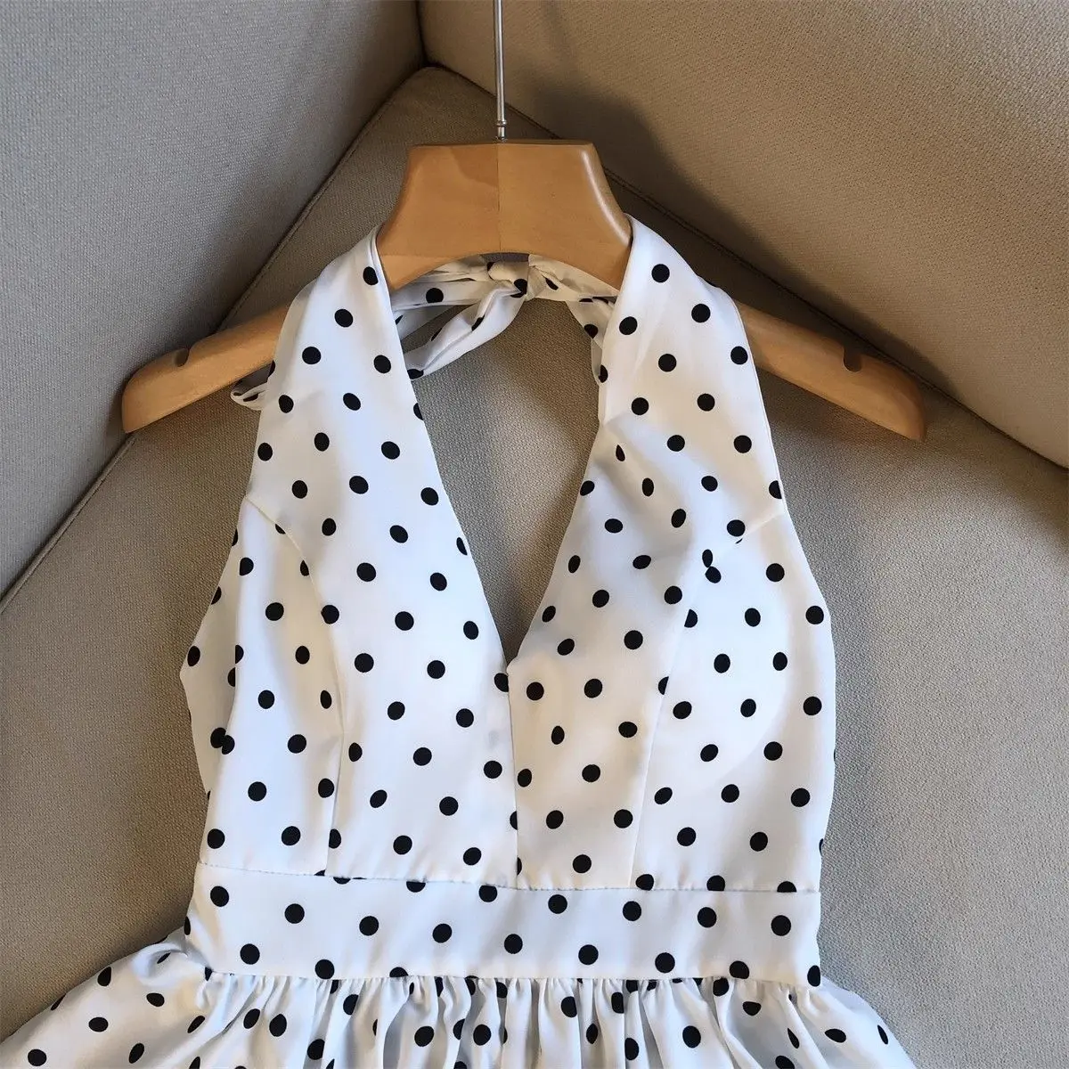 Polka Dots V neck Crop Tops