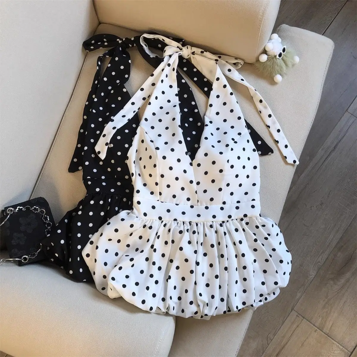Polka Dots V neck Crop Tops