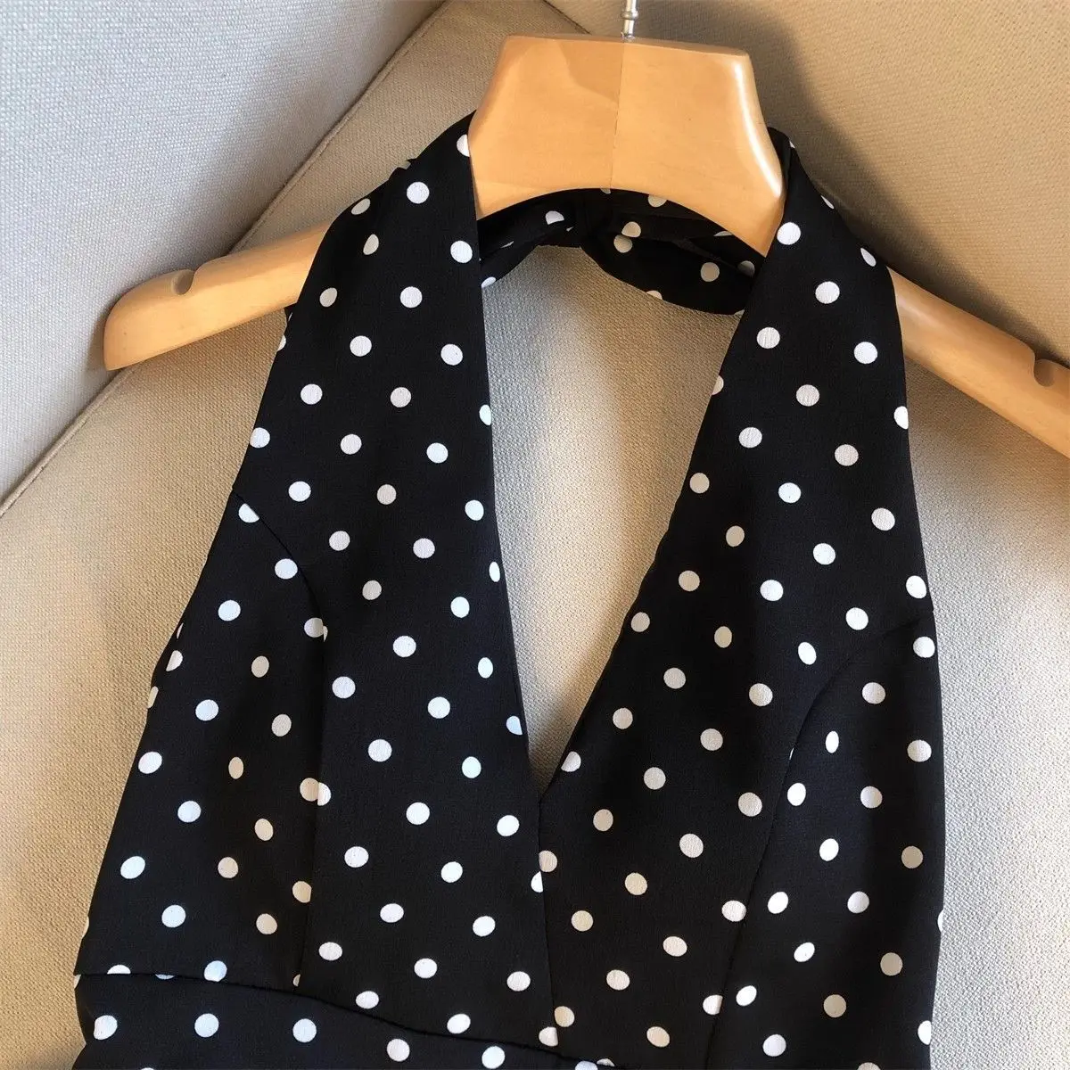 Polka Dots V neck Crop Tops
