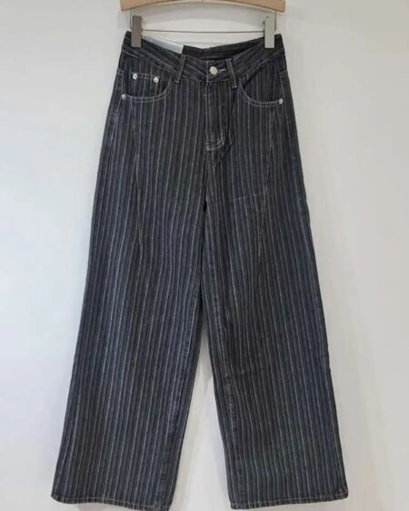 Alternative view of High Waist Wide Leg Jeans