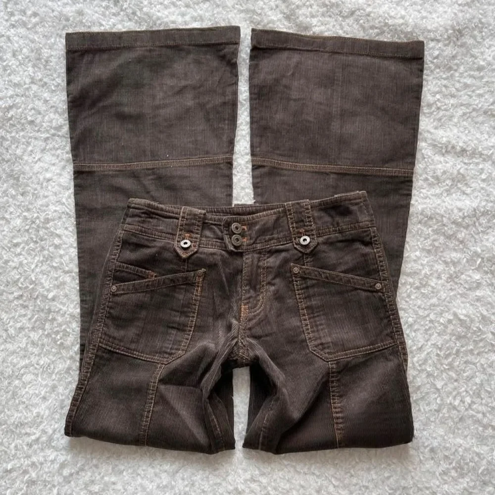 Umber Patch Pocket Flare Jeans